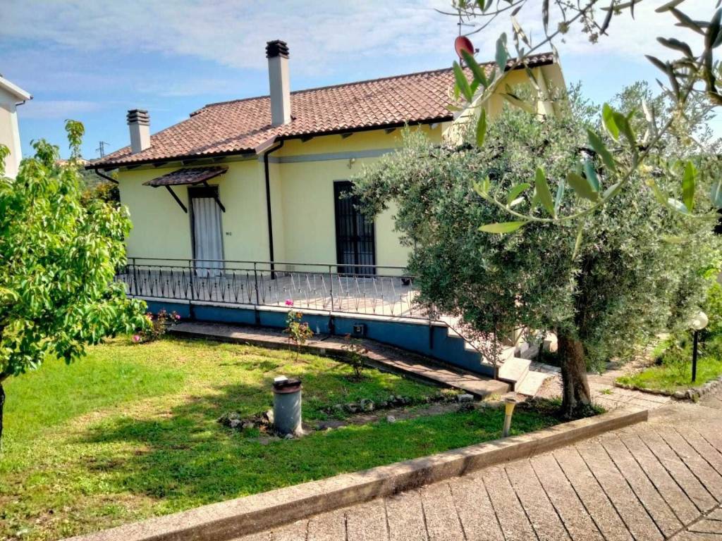 Villa a Amelia in Via Rimembranze, 45 - Foto 4