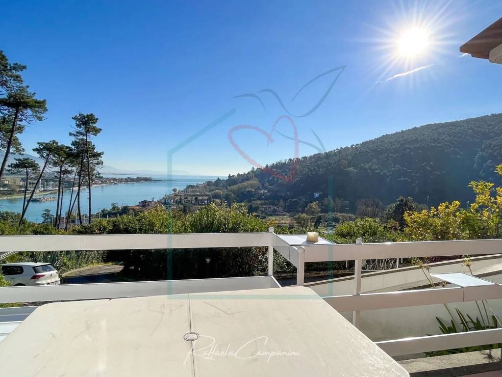 Villa a Ameglia in Via Della Pace, 55 - Foto 2