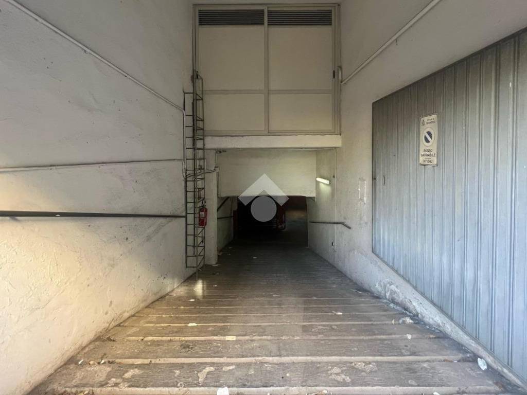 Box / garage a Brindisi in Via Martiri delle Fosse Ardeatine, 28 - Foto 3