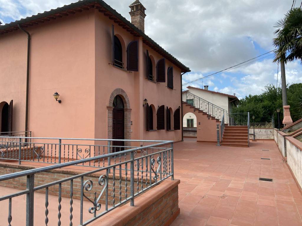Appartamento a Castiglione del lago in Via dei Lecci - Foto 4