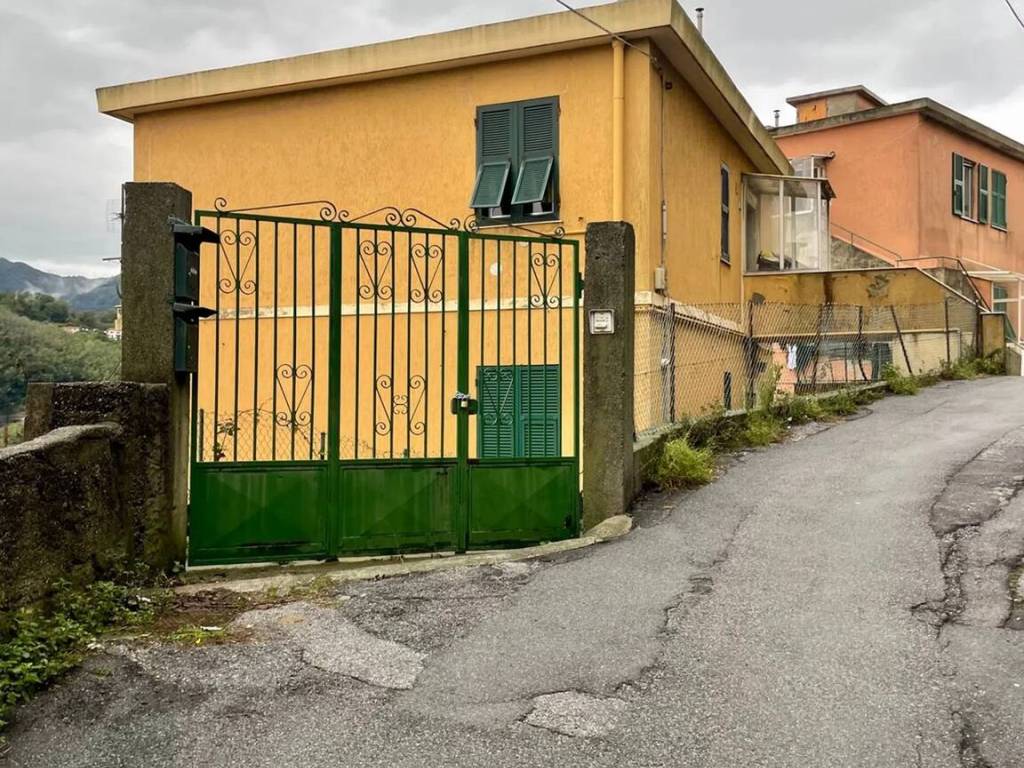 Villa a Genova in Via Campodonico, 40 - Foto 1