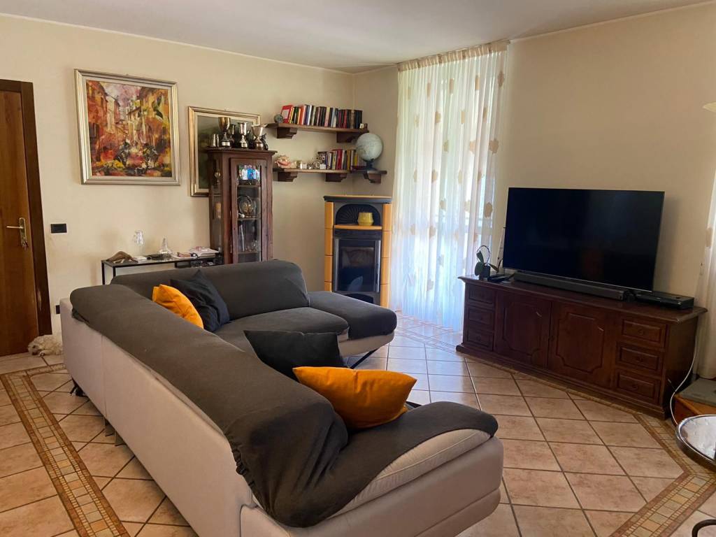 Villa a Carnago in Piazza San Carlo Borromeo, 1 - Foto 5