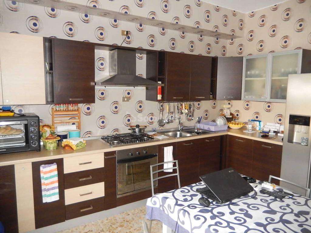 Appartamento a Catanzaro in viale Crotone, 66 - Foto 3
