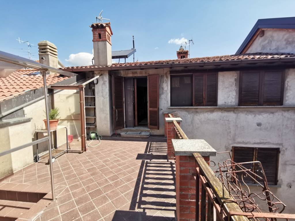 Casa indipendente a Molteno in Via Roma, 1 - Foto 2