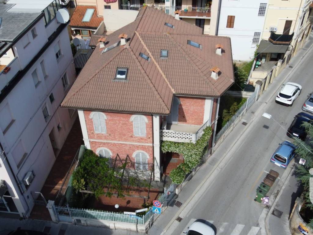 Villa a Civitanova marche in Via della Vela - Foto 5