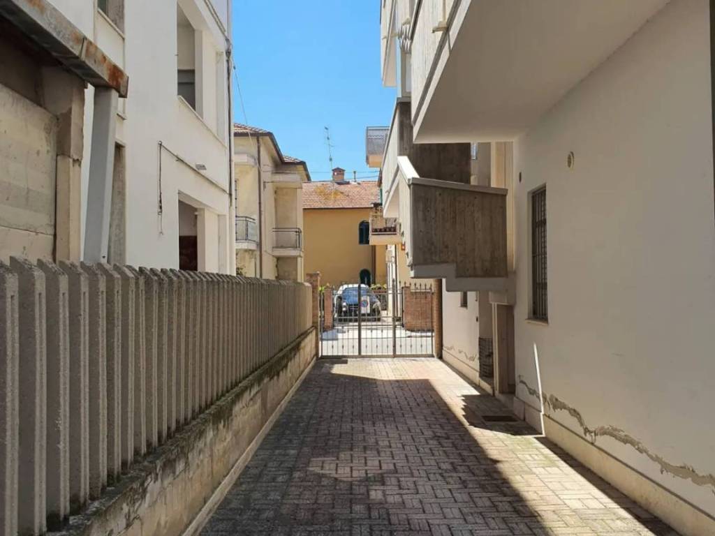 Palazzo / stabile a Alba adriatica in Giuseppe Garibaldi - Foto 4