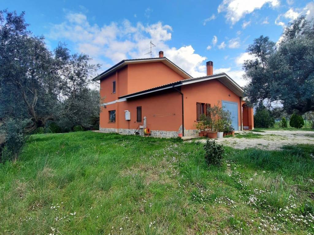 Casa indipendente a Catignano in Contrada Grotte - Foto 2