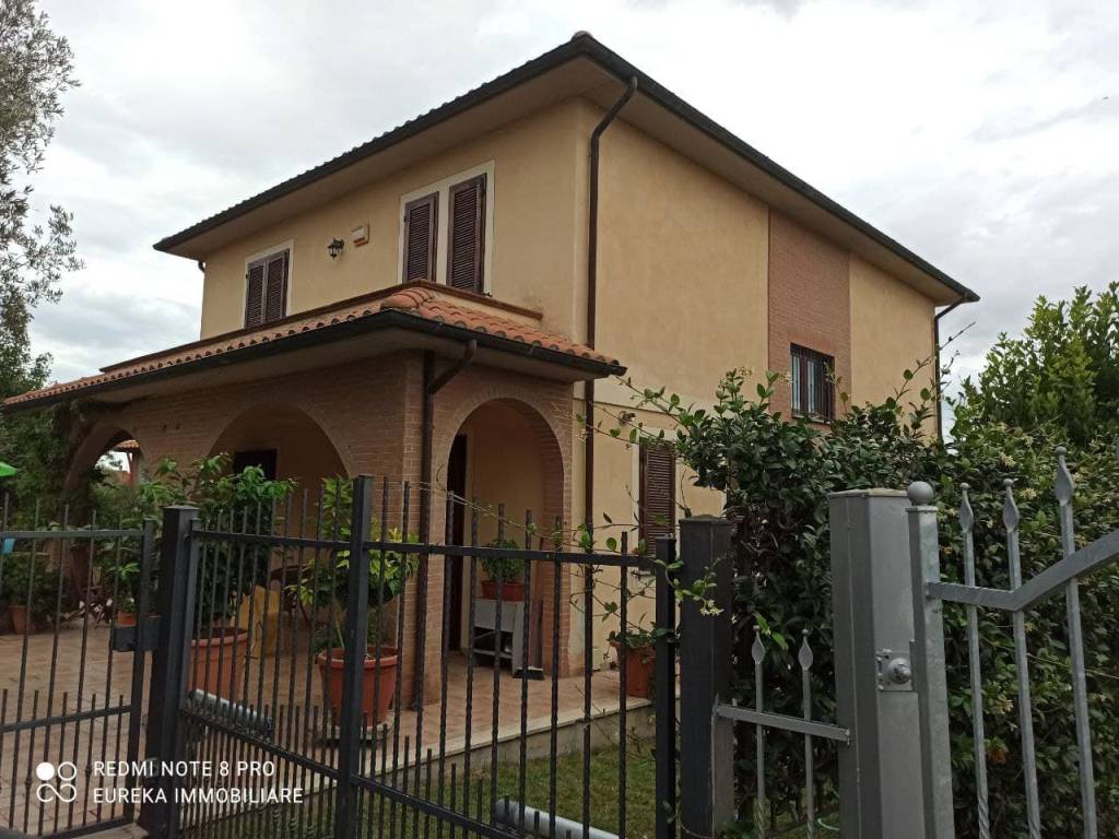 Villa a Castiglione del lago in Località Poggio Vaccaio - Foto 2