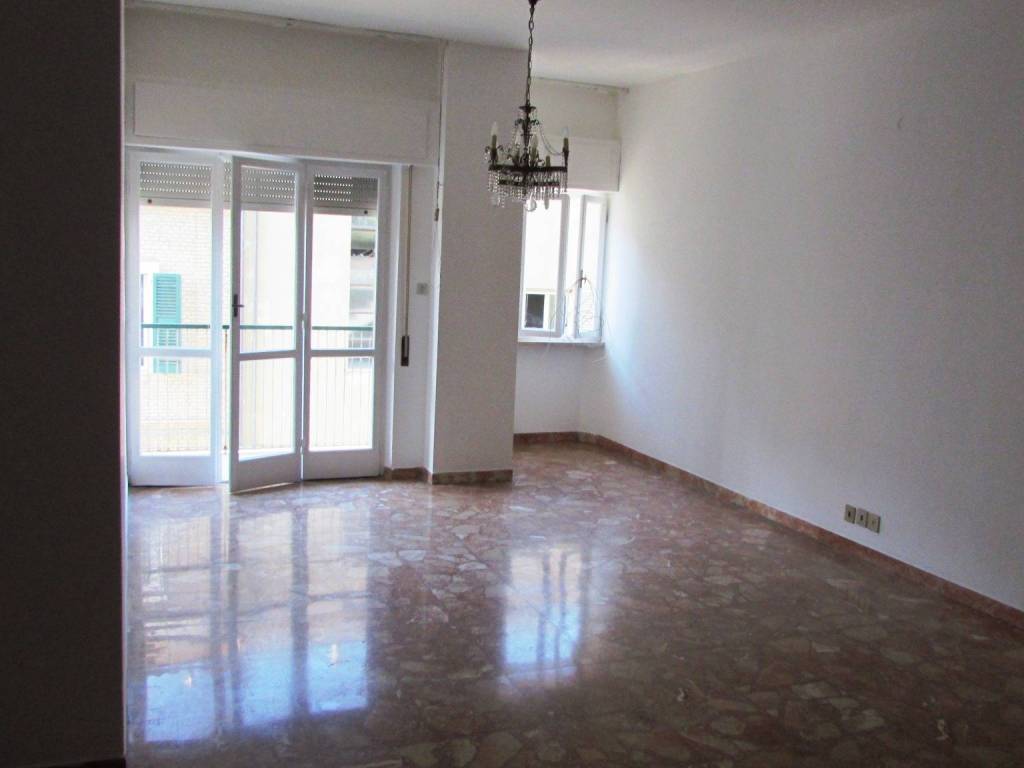 Appartamento a Falconara marittima in Via Fratelli Rosselli - Foto 2