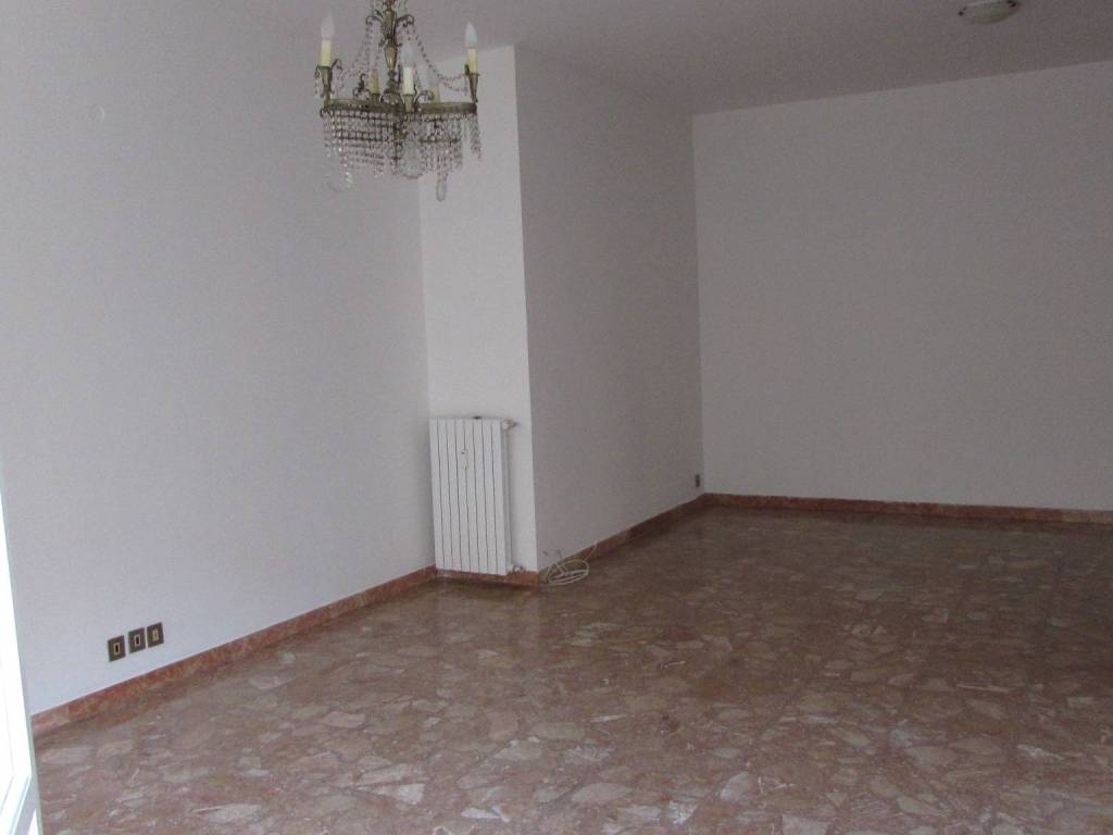 Appartamento a Falconara marittima in Via Fratelli Rosselli - Foto 4