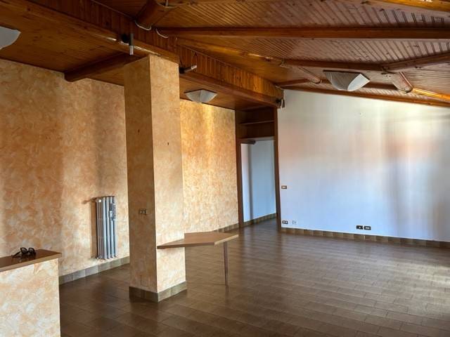 Attico / mansarda a Tortona in Via Giuseppe Di Vittorio, 16 - Foto 4