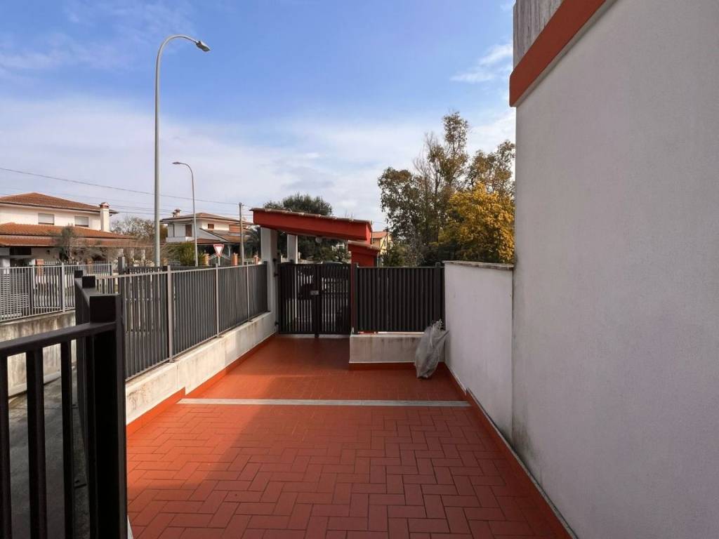 Appartamento a Latina in Via Vetiche Traversa 3 - Foto 4