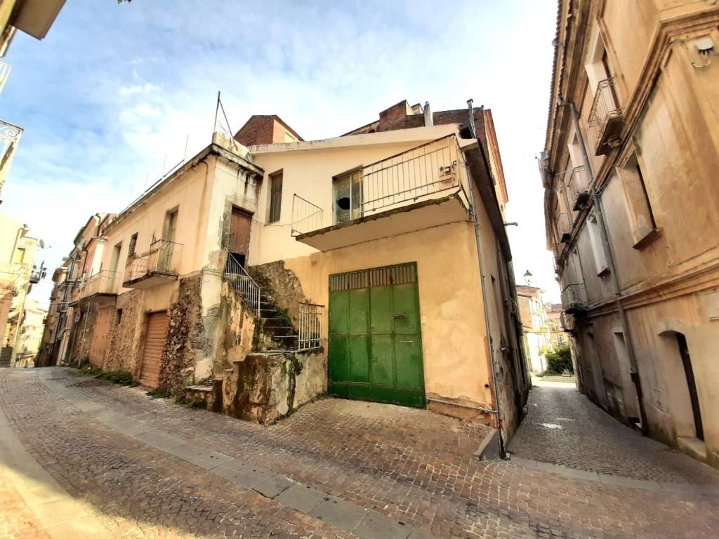 Casa indipendente a Lamezia terme in Via Camillo Benso di Cavour, 19 - Foto 3