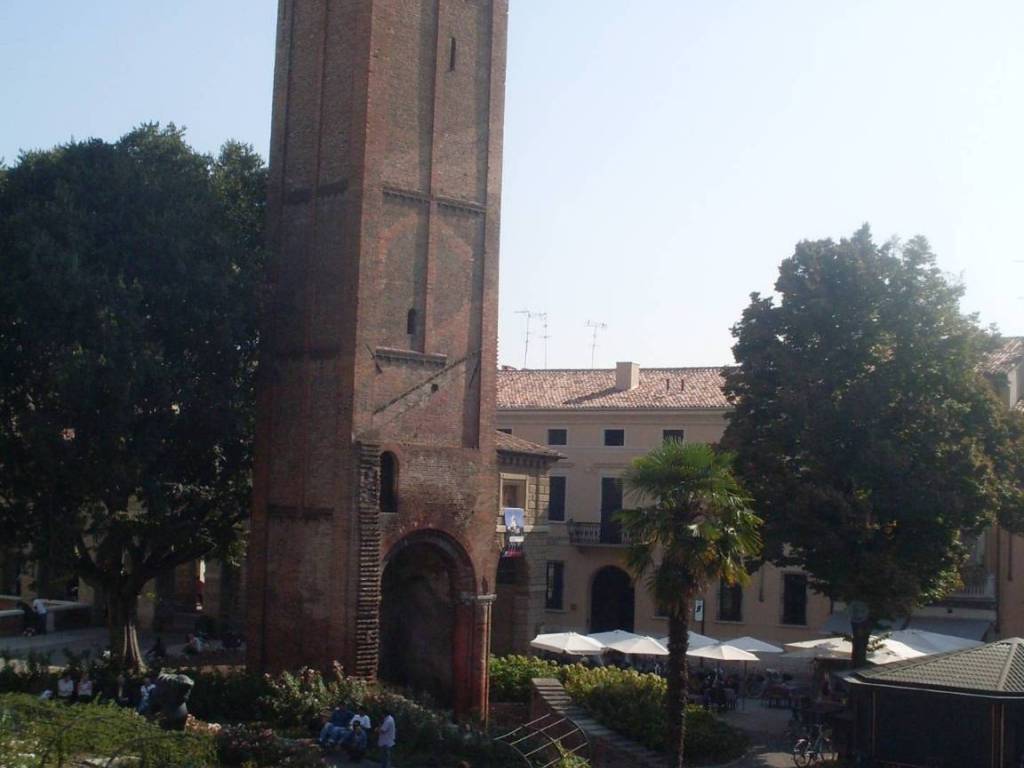 Appartamento a Mantova in Piazza Martiri Di Belfiore - Foto 3