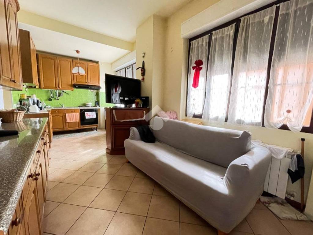 Appartamento a Arcisate in Via Silvio Pellico, 16 - Foto 2