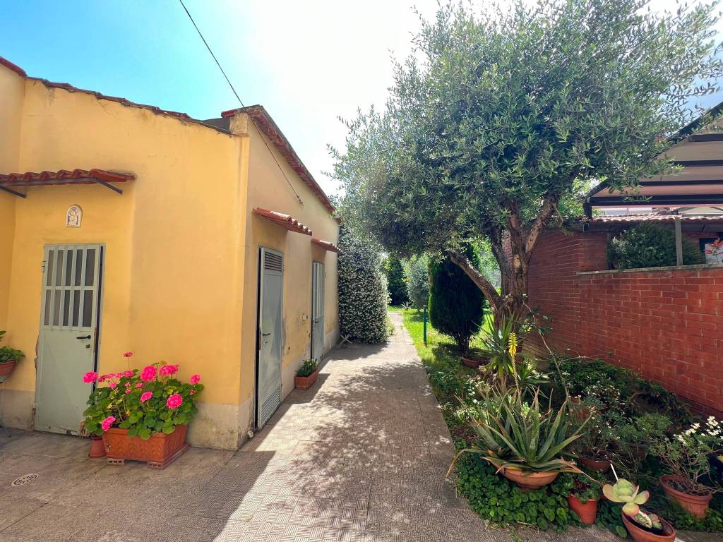 Casa indipendente a Prato in Via Sotto l'Organo - Foto 3
