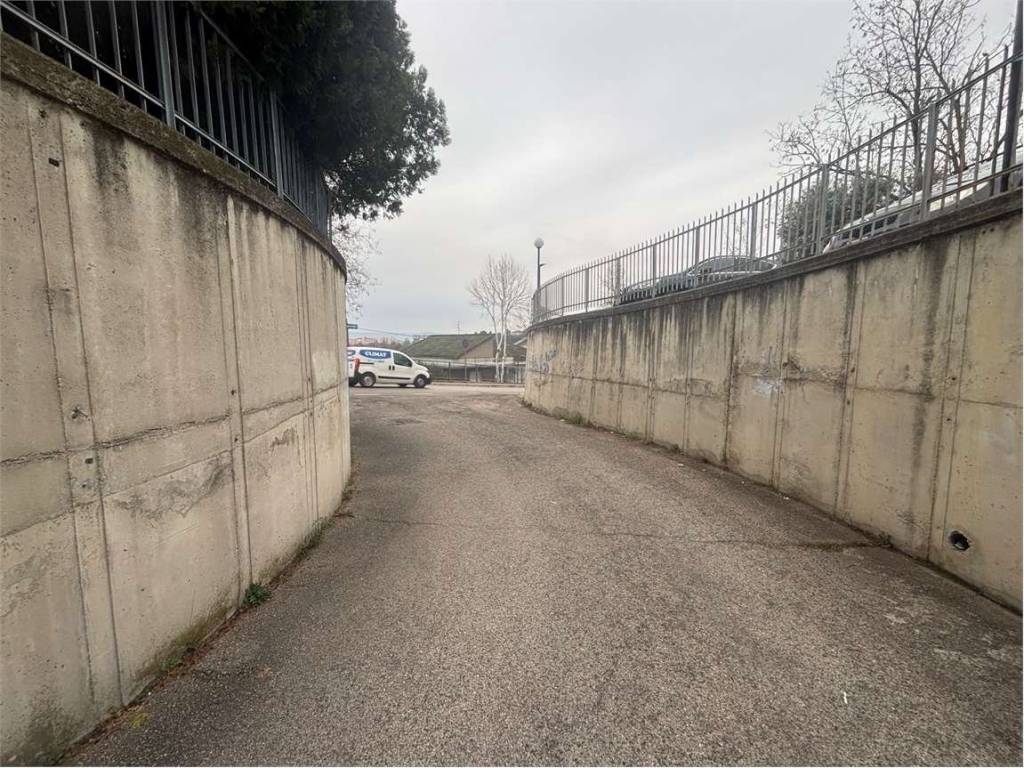Box / garage a Pescara in via Colli Innamorati, 7 - Foto 5