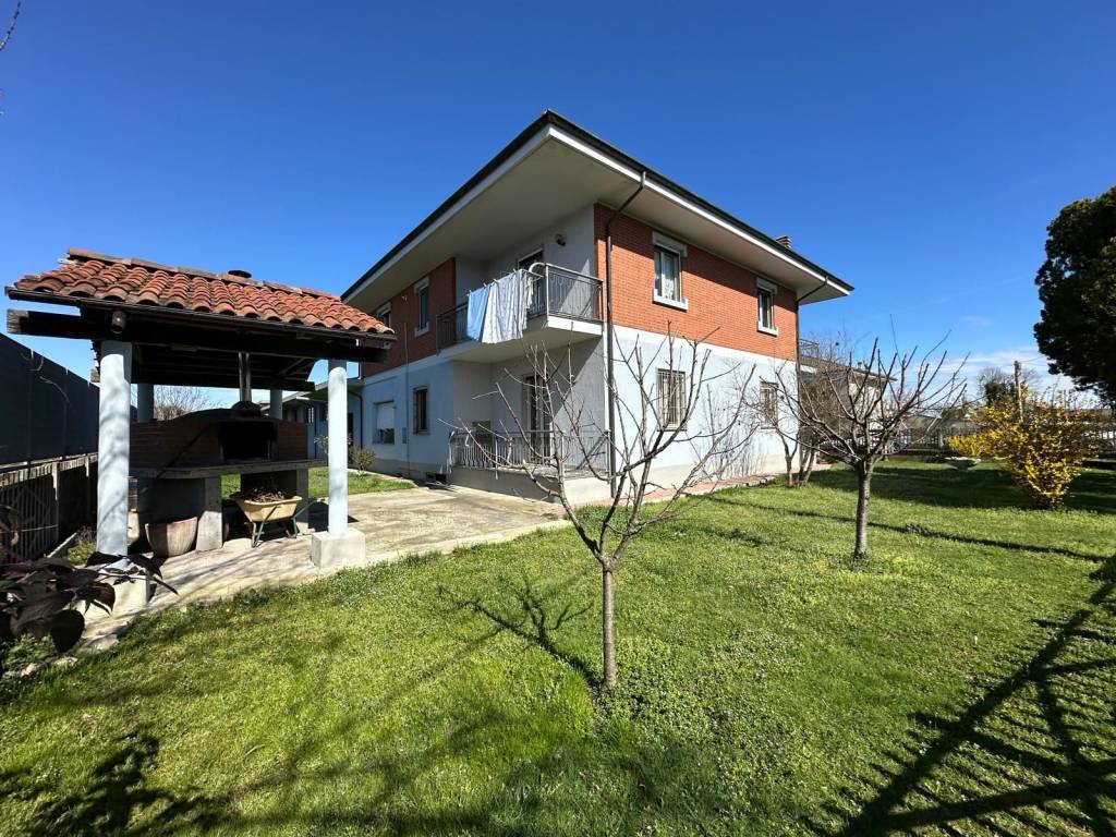 Villa a Crescentino in Via Vercelli, 51 - Foto 4