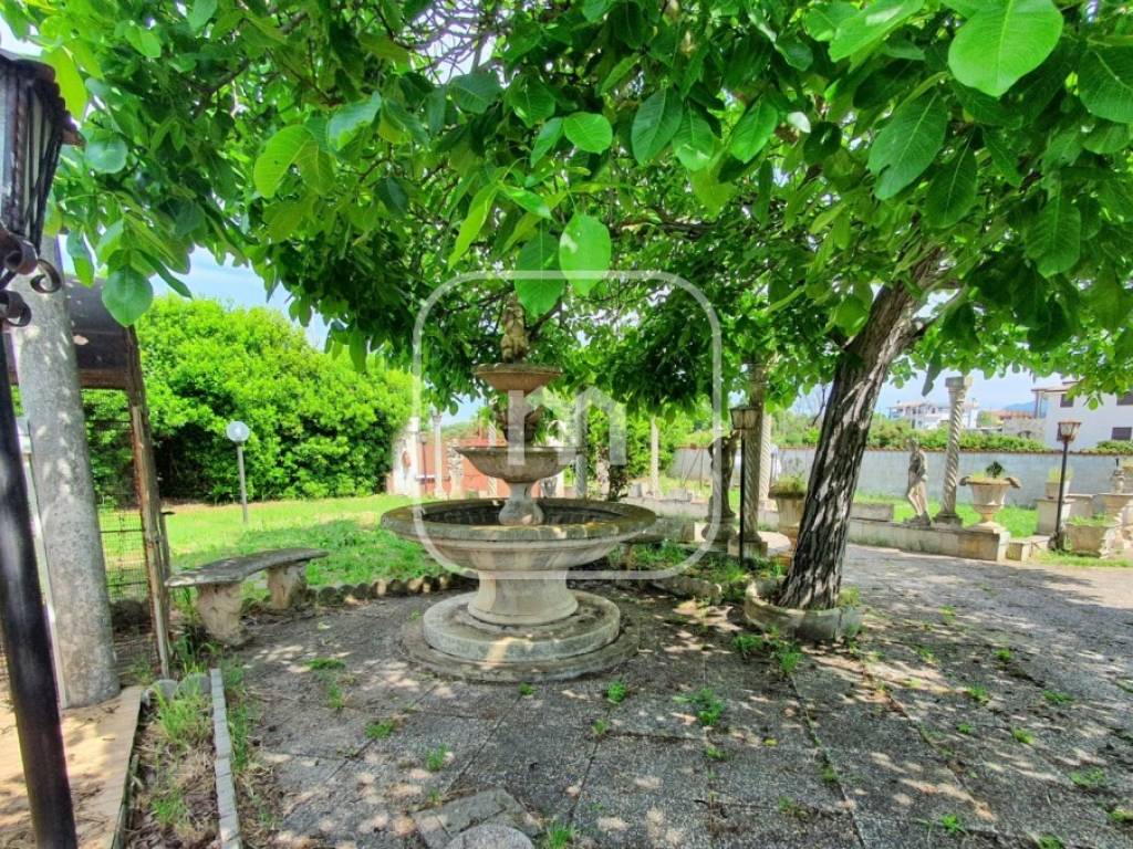 Villa a Aprilia in Via dei Rutuli - Foto 4