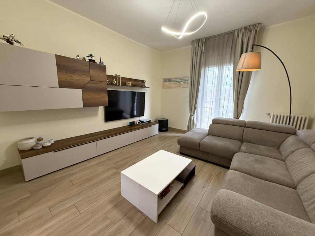 Appartamento a Piacenza in Viale Dante Alighieri, 53 - Foto 2