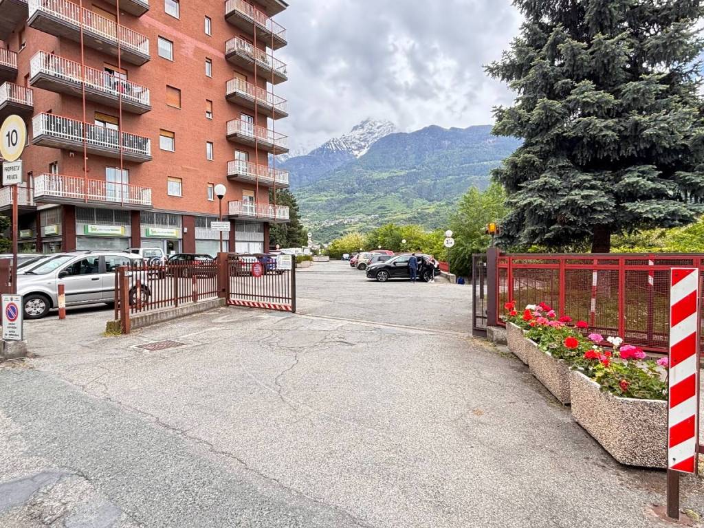 Box / garage a Aosta in Via Chambery, 125 - Foto 2