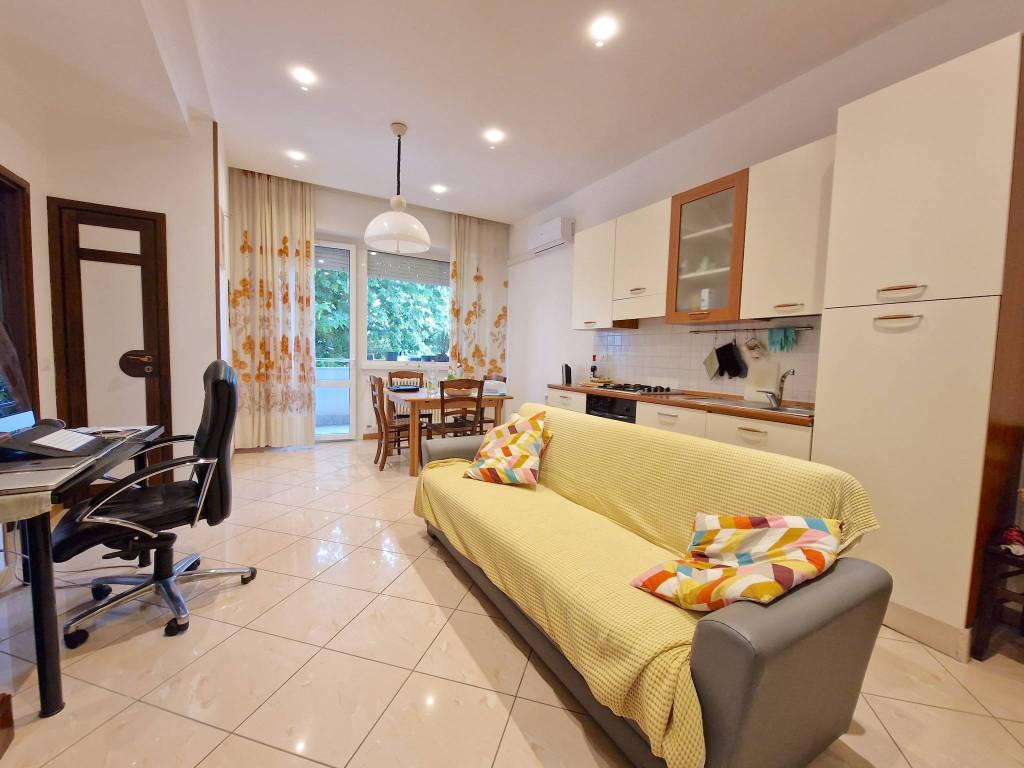 Appartamento a Riccione in Viale Arrigo Boito - Foto 4