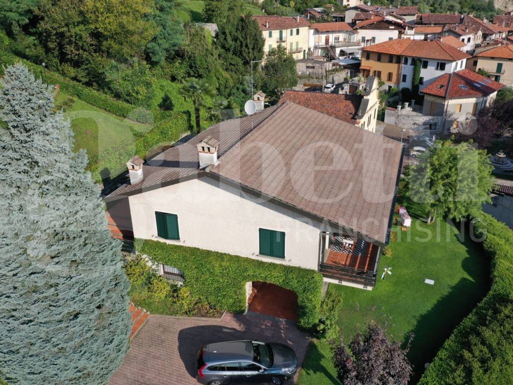 Villa a Oliveto lario in viale Sant'Ambrogio, snc - Foto 2