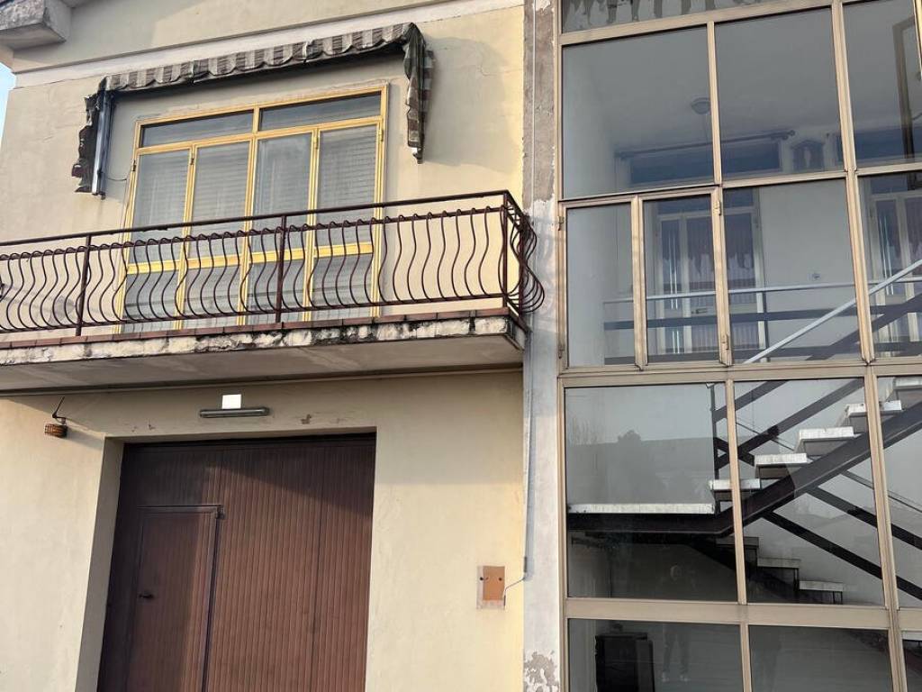 Casa indipendente a Legnago in VIA ALMERINI, 11 - Foto 2