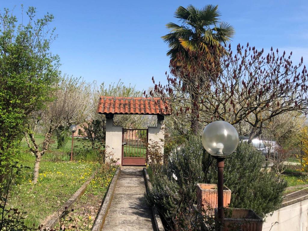 Villa a Casale monferrato in Strada Collina Ronzone - Foto 2