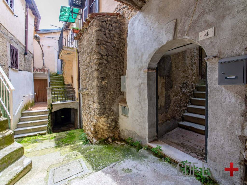 Appartamento a Longone sabino in Strada Comunale Longone Roccasinibalda - Foto 2