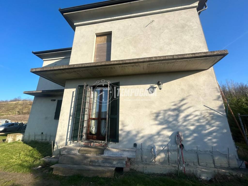 Villa a Azzano d'asti in Via Stradale per Asti 250 - Foto 2
