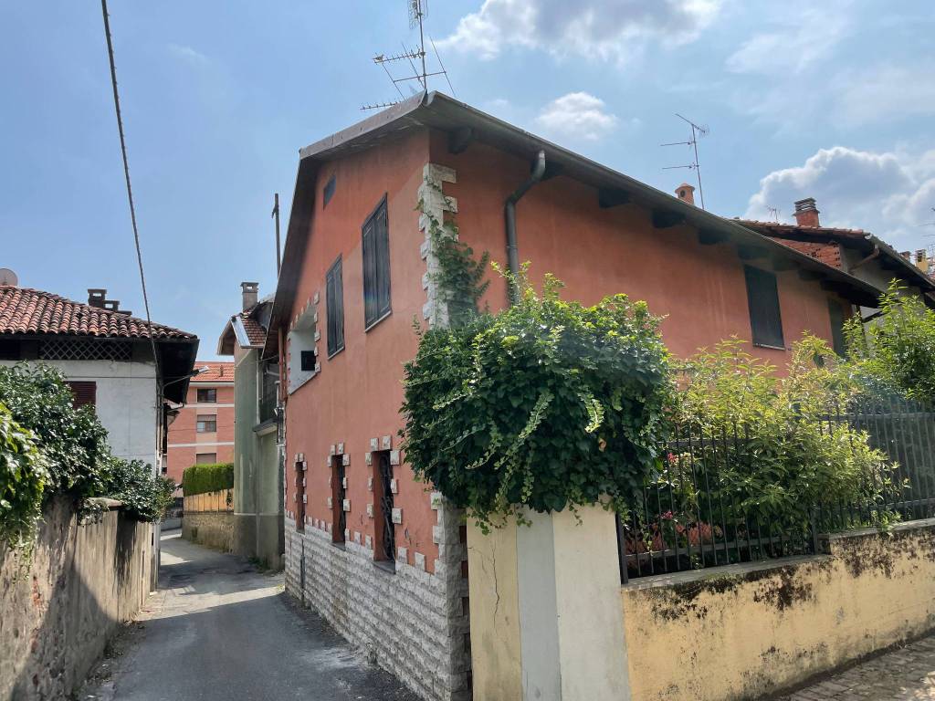 Villa a Biella in Via Pietro Carta, 15 - Foto 2