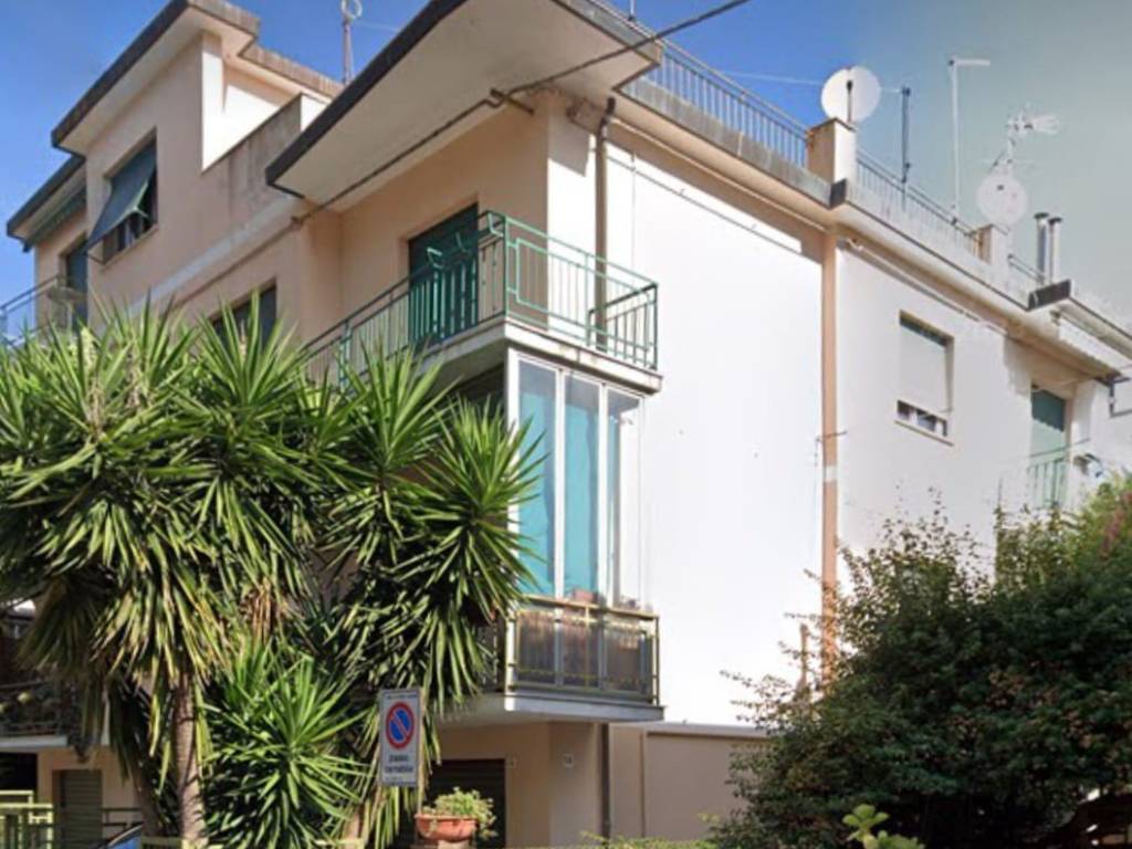 Appartamento a Vado ligure in Via Francesco Raimondi - Foto 5