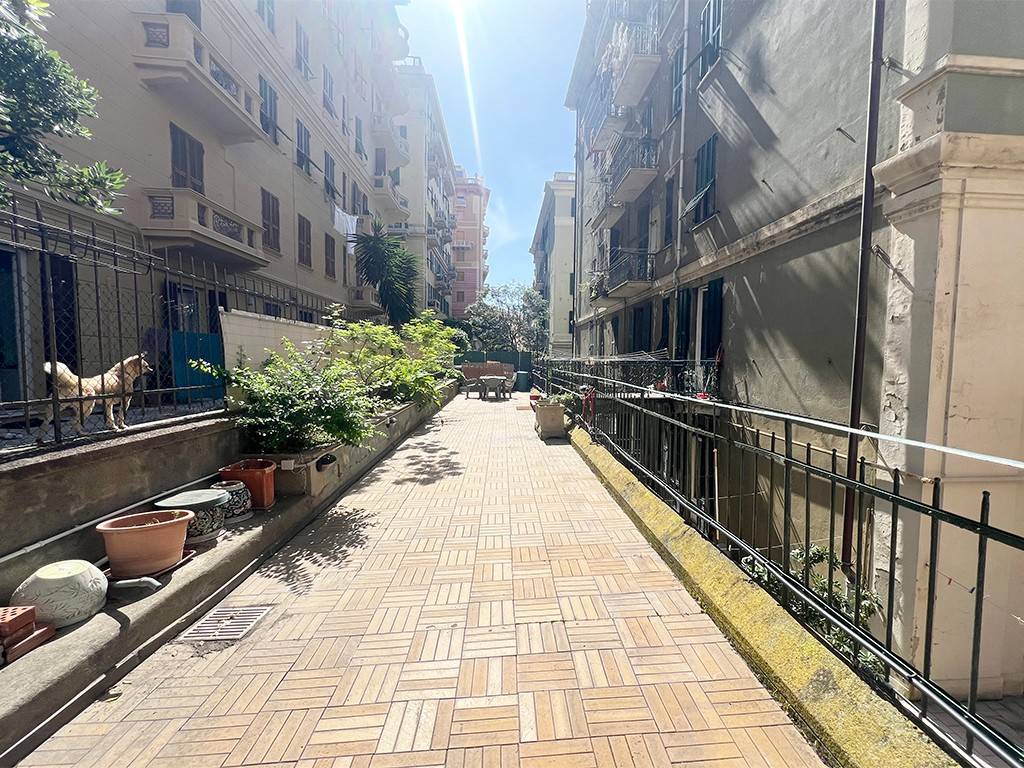 Appartamento a Genova in Corso Aurelio Saffi, 9 - Foto 2
