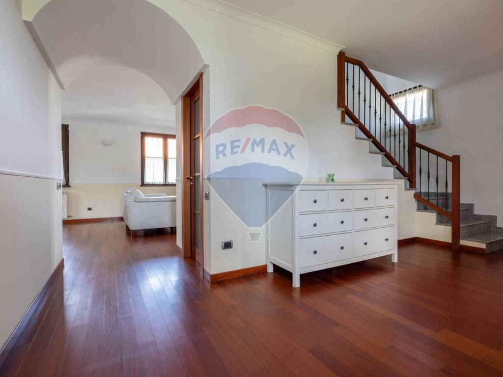 Villa a Samarate in VIA MONTE GOLICO, 34 - Foto 4