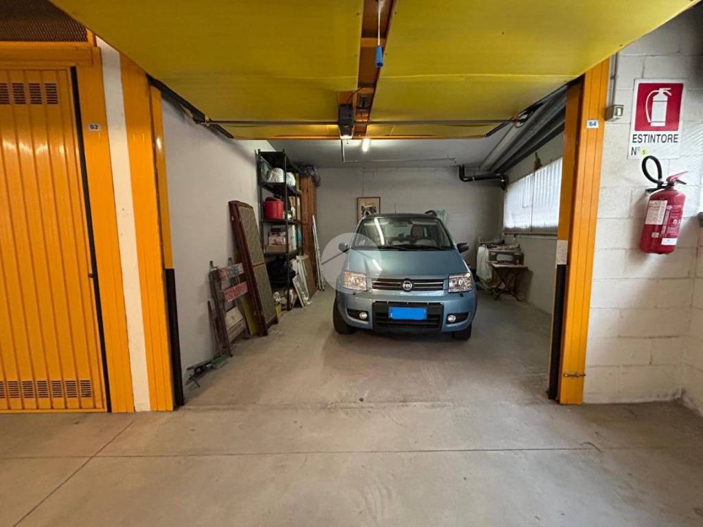 Box / garage a Savona in Corso Giuseppe Mazzini, 144 - Foto 2