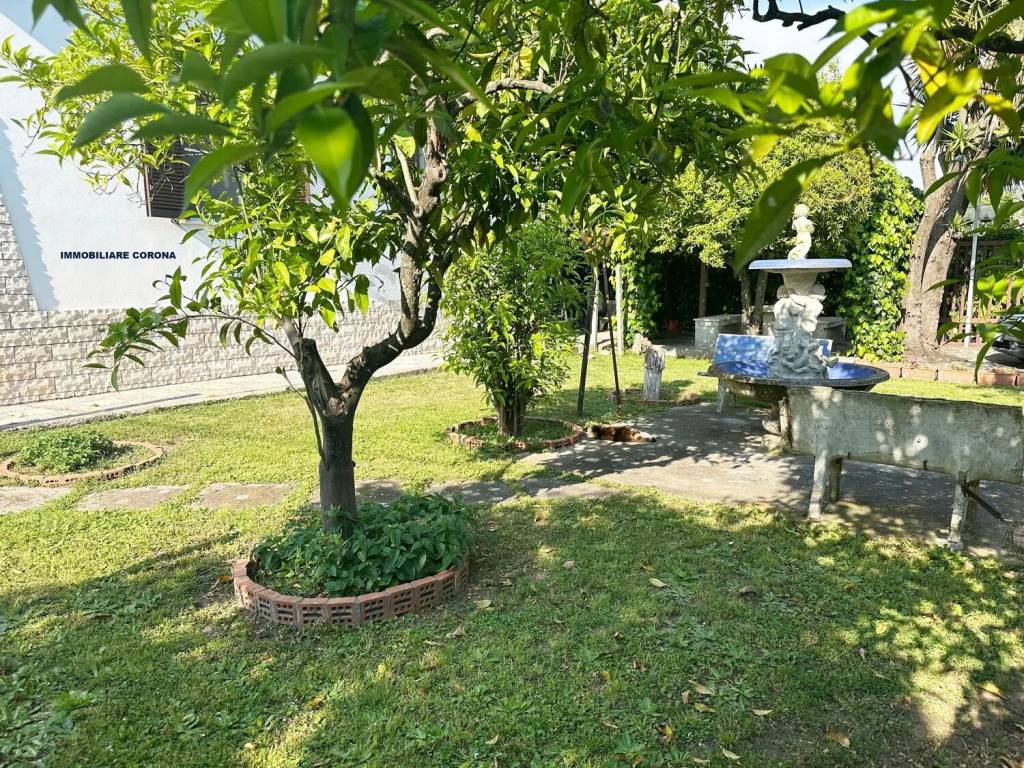 Villa a Terracina in Via Badino, 215 - Foto 4