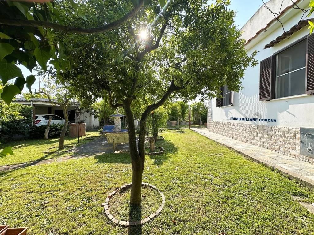 Villa a Terracina in Via Badino, 215 - Foto 5
