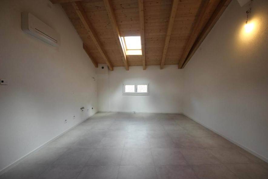 Appartamento a Cento in VIA UGO BASSI, 62 - Foto 5