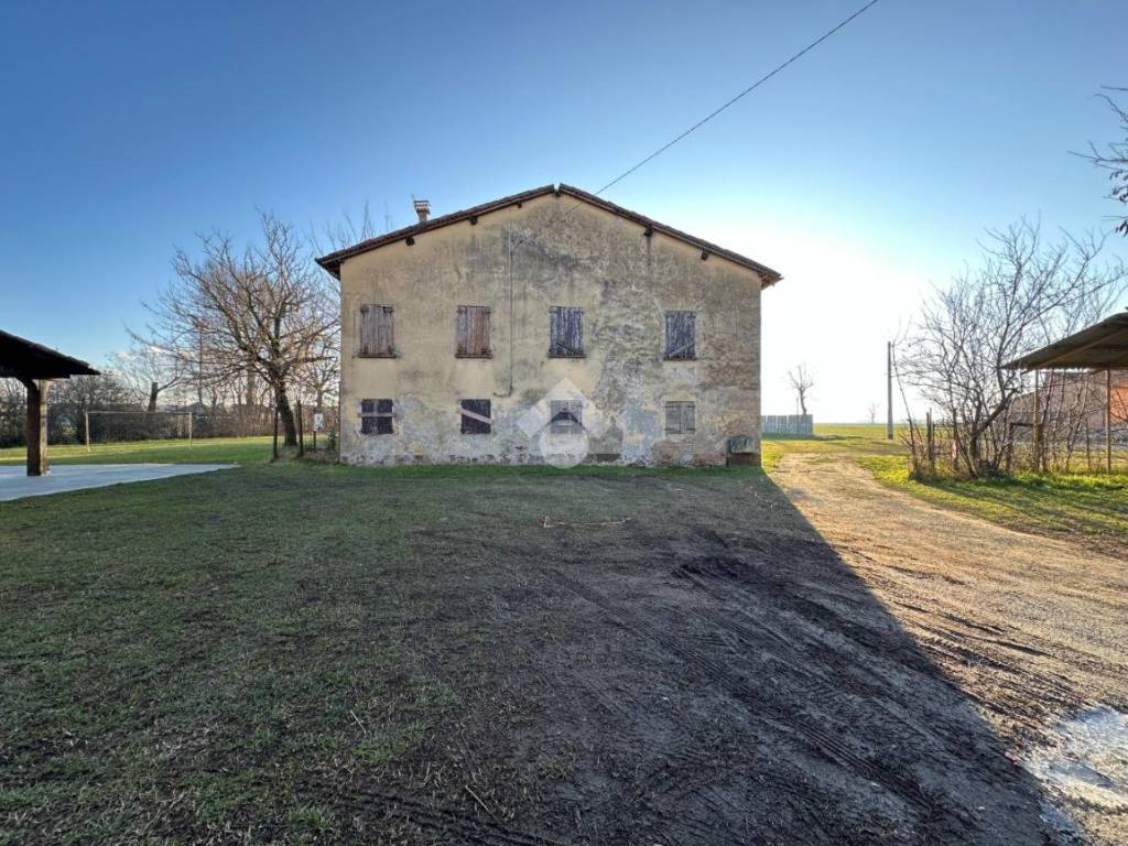 Rustico / casale a Castelnovo di sotto in Via prato bovino, 120 - Foto 2