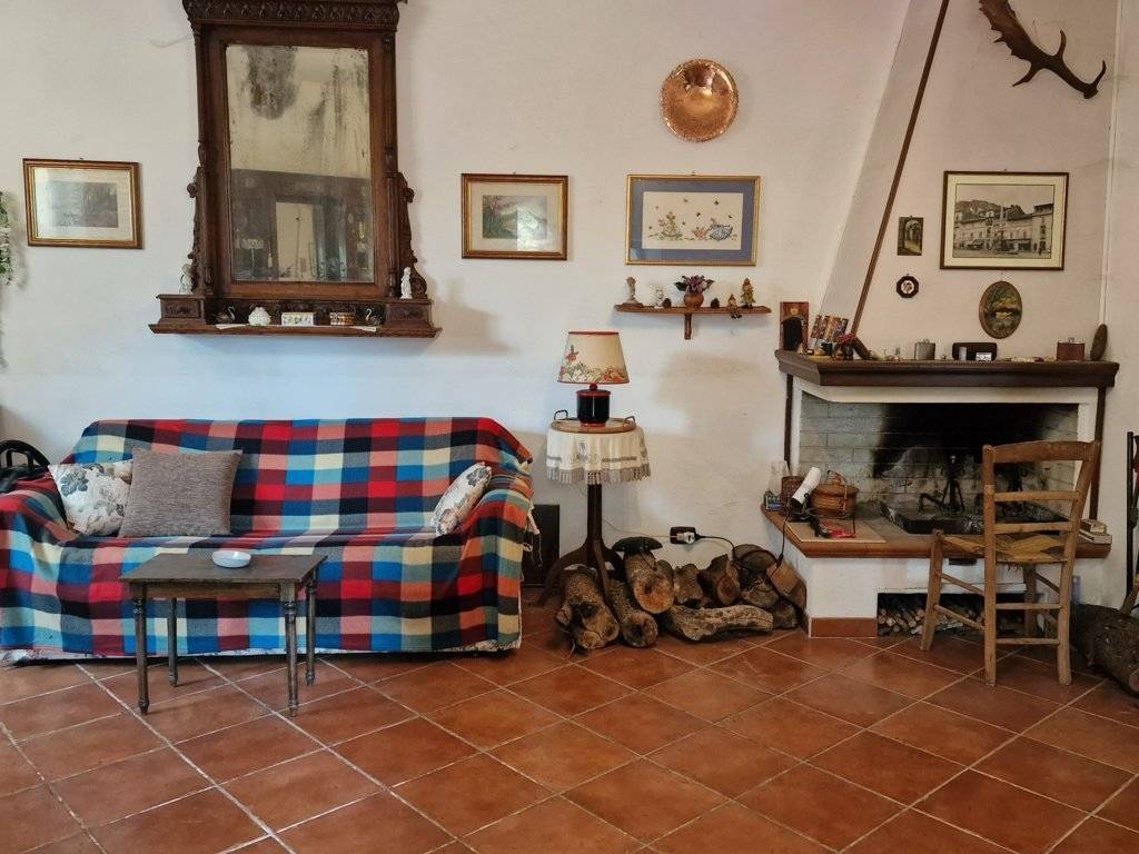 Casa indipendente a Sante marie in Corso Sant'Anastasio - Foto 2