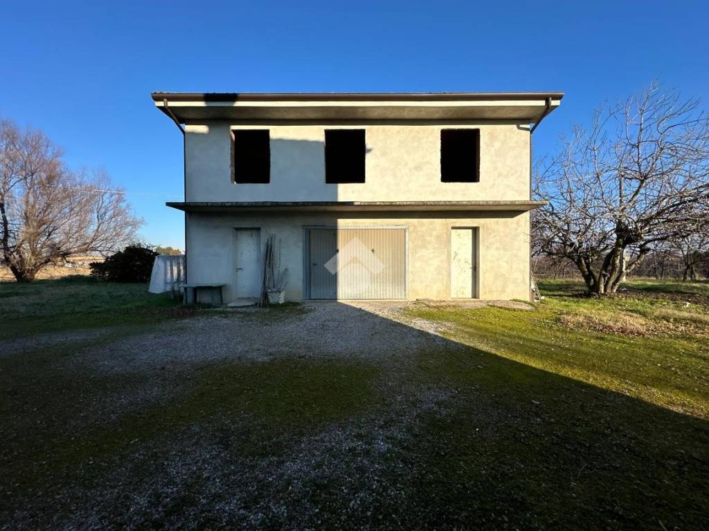 Casa indipendente a Castelnovo di sotto in Via XXV Aprile, 17 - Foto 4