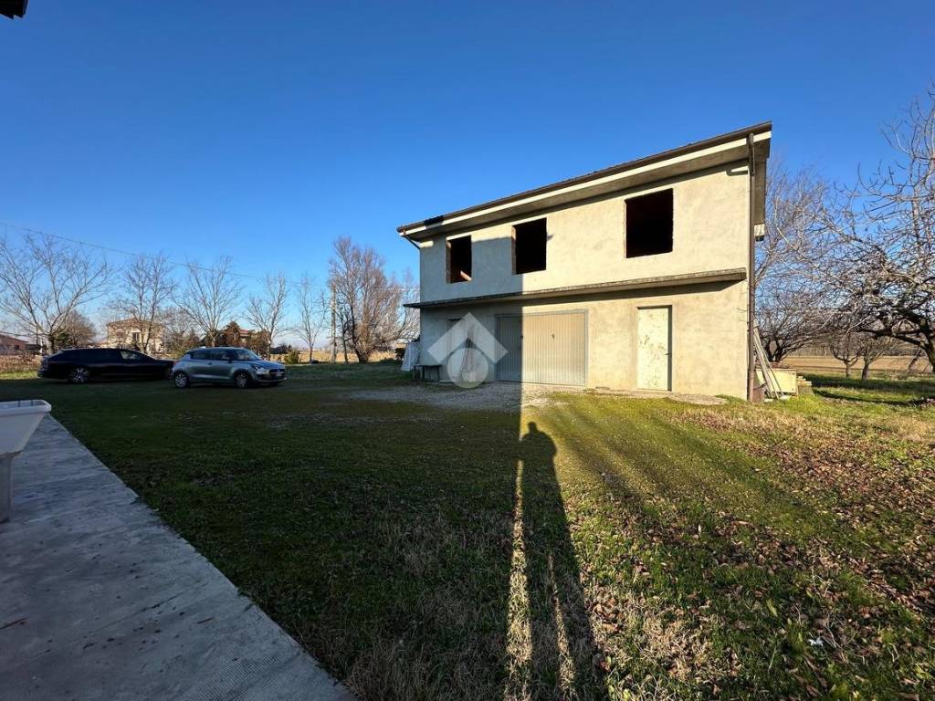 Casa indipendente a Castelnovo di sotto in Via XXV Aprile, 17 - Foto 5