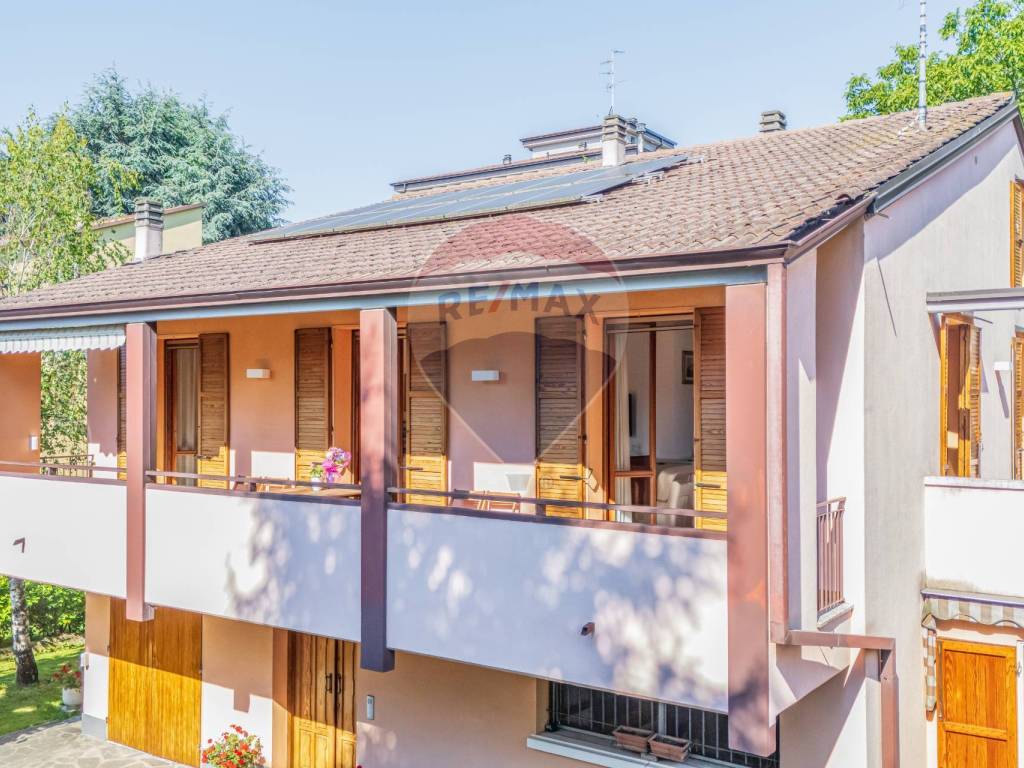 Villa a Reggio emilia in Via Pezzana, 36 - Foto 2