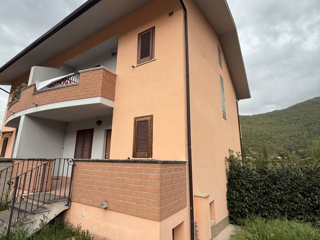 Villa a Rieti in Via Salaria per Roma - Foto 2