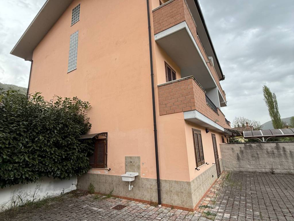 Villa a Rieti in Via Salaria per Roma - Foto 3