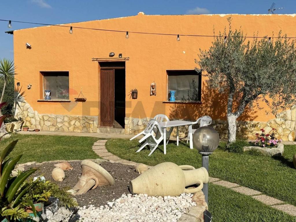 Casa indipendente a Dolianova in Strada Comunale De Is Montis - Foto 5