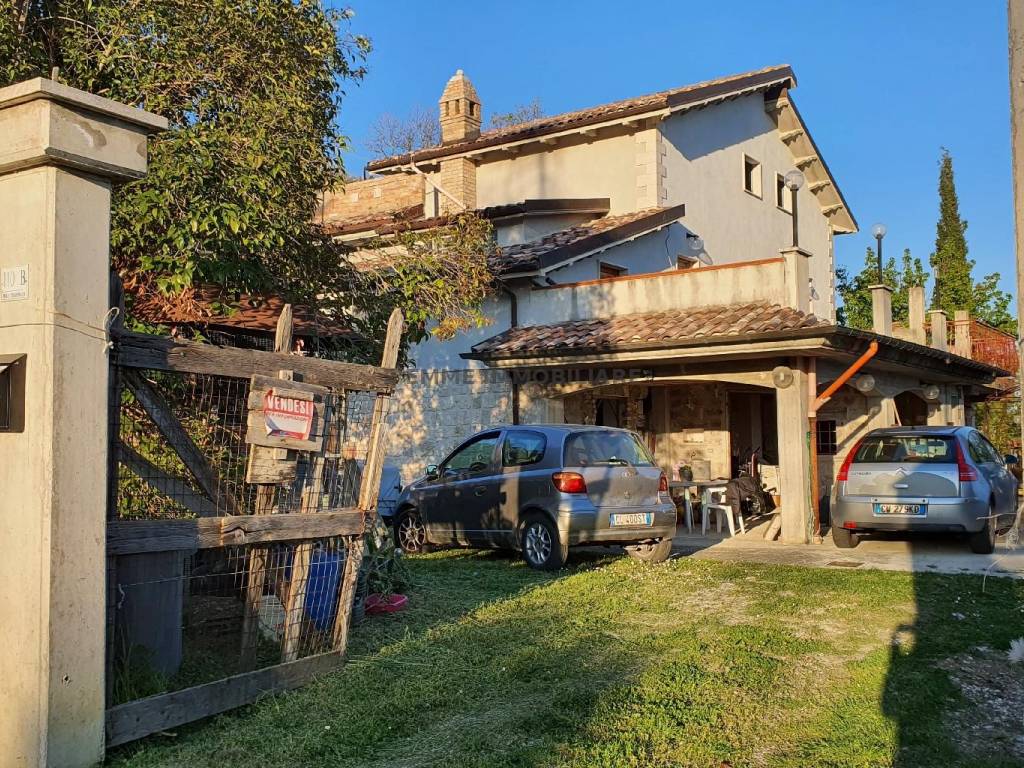 Rustico / casale a Ascoli piceno in COLONNATA - Foto 2