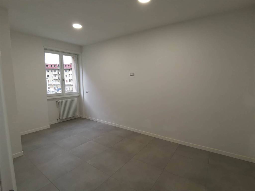 Appartamento a Sondrio in Via Pio Rajna - Foto 4