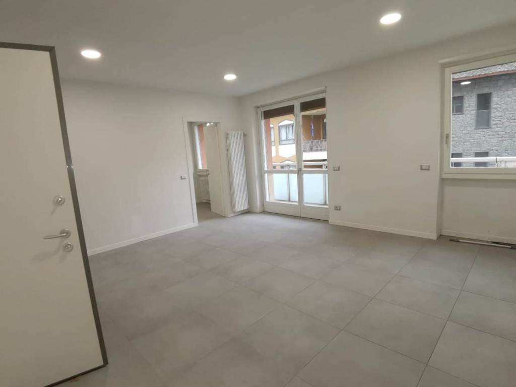 Appartamento a Sondrio in Via Pio Rajna - Foto 4